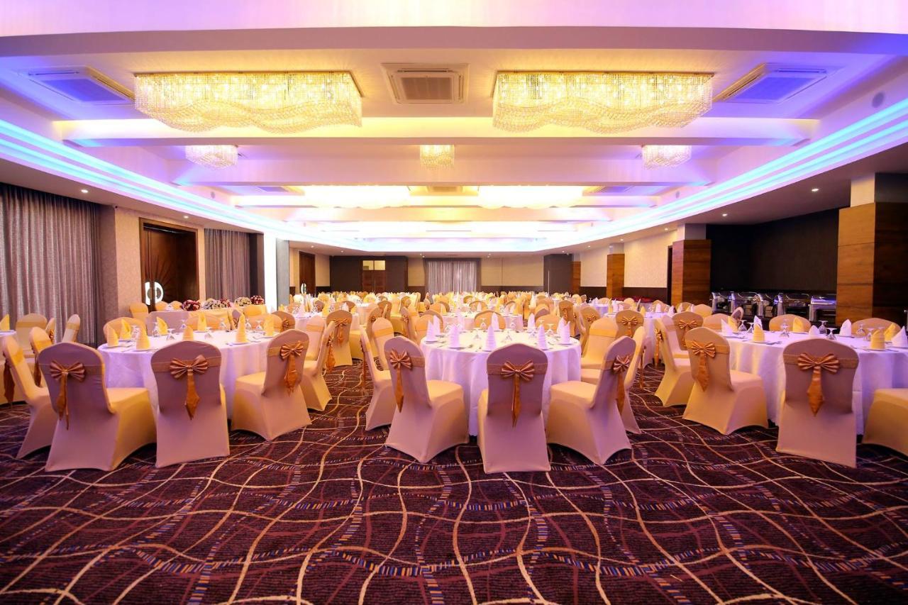 Kethumathee Hotel & Banquet Ratnapura Exterior foto