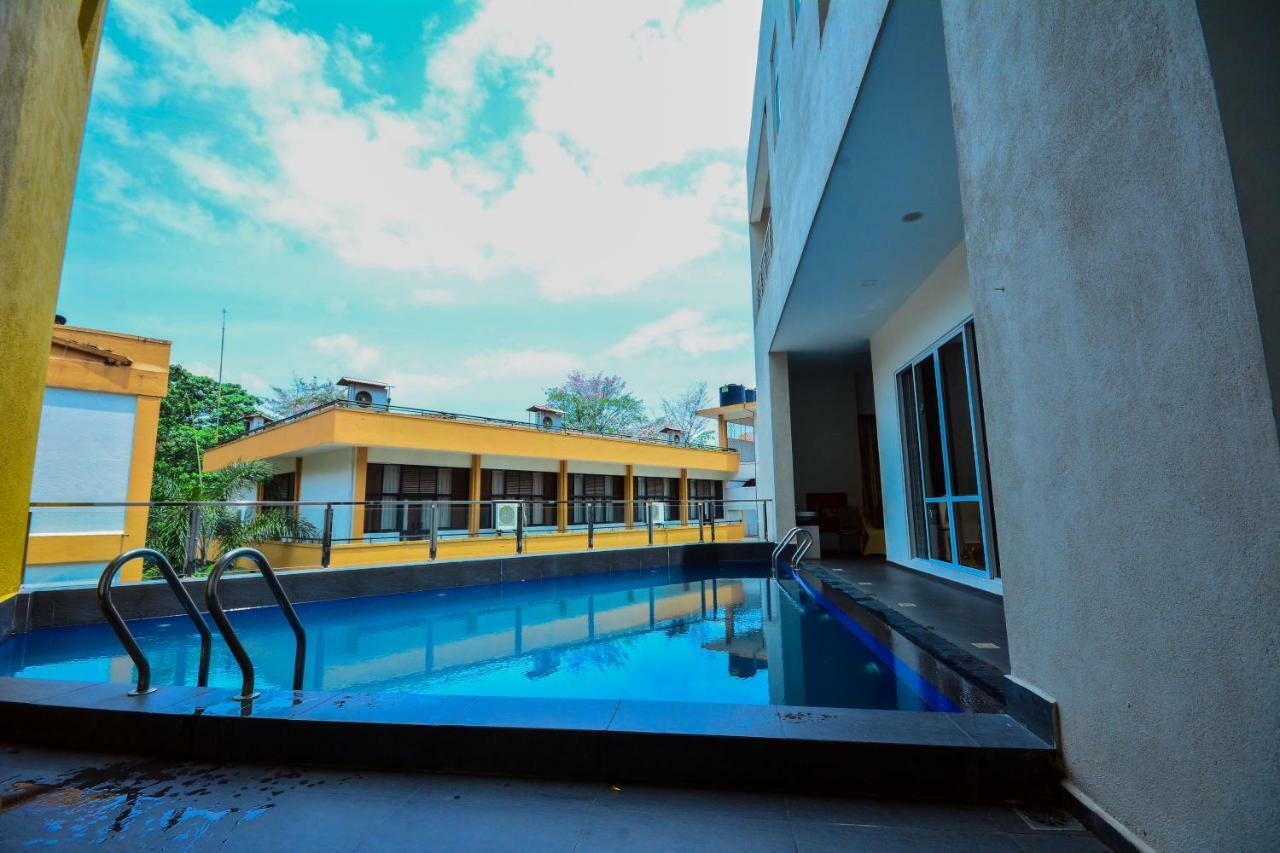 Kethumathee Hotel & Banquet Ratnapura Exterior foto
